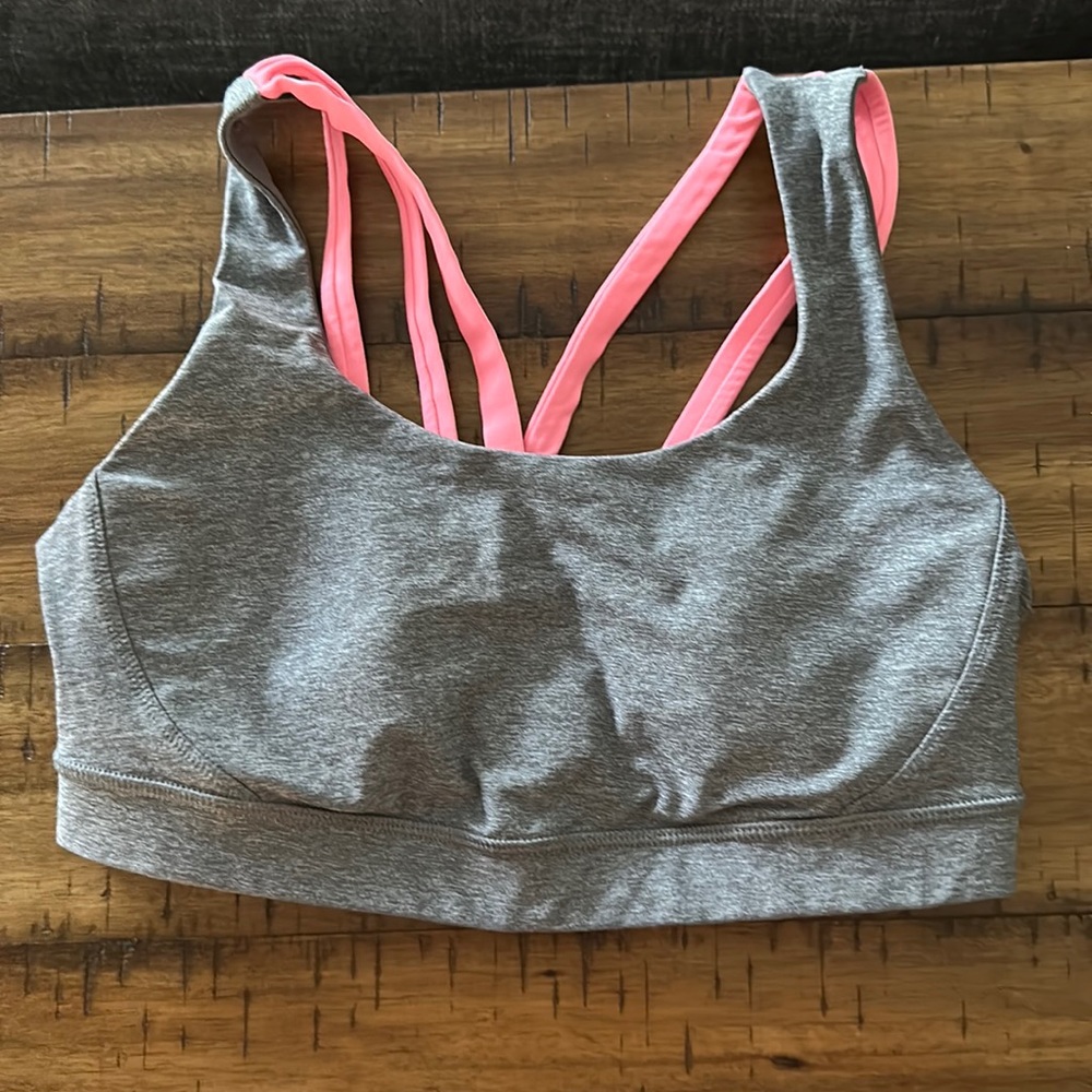 Lululemon size 8 energy bra